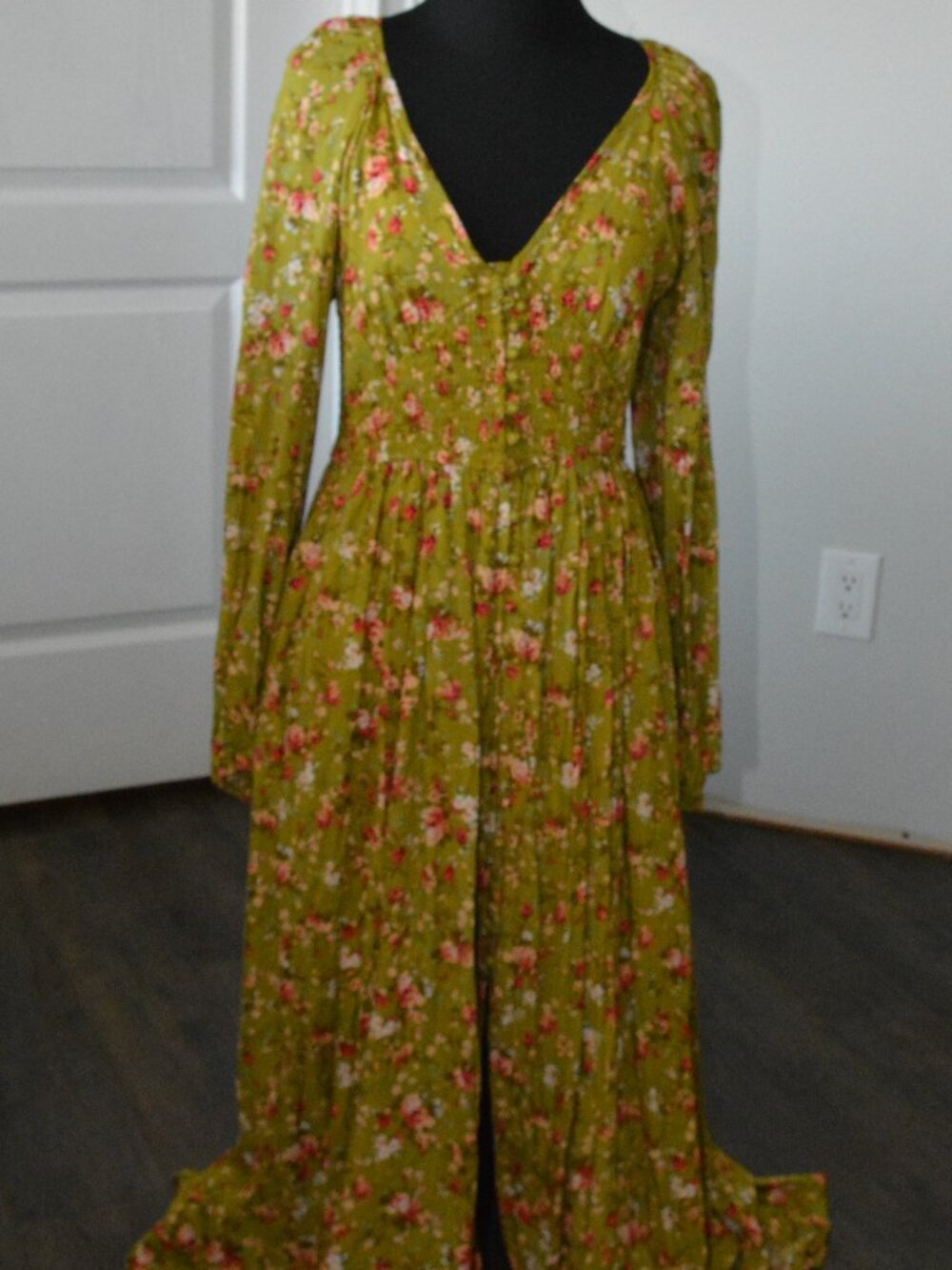 Shop Stevie Avocado Green Floral Dress,smocked waist, button down front sz Large